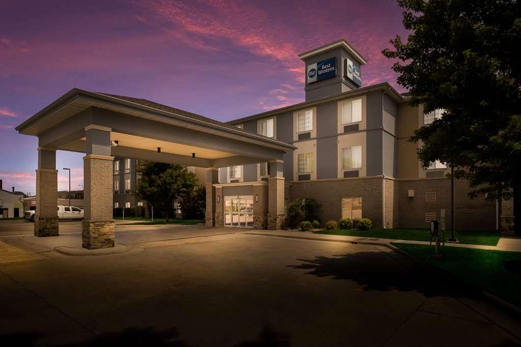 Best Western Coffeyville Central Business District Inn And Suites Exterior photo