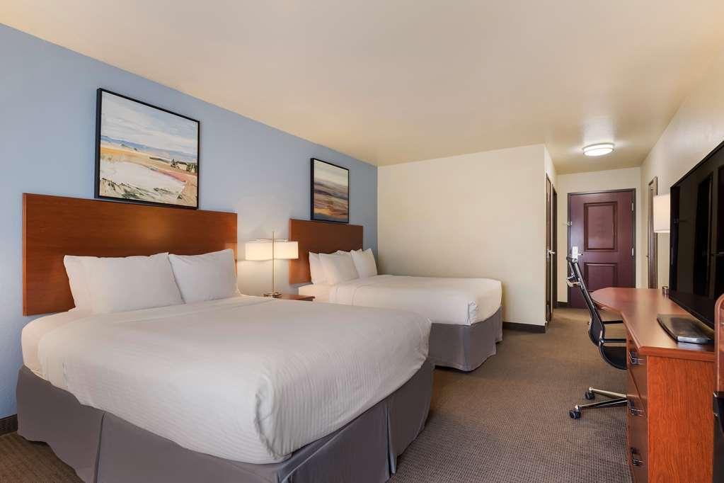 Best Western Coffeyville Central Business District Inn And Suites Room photo